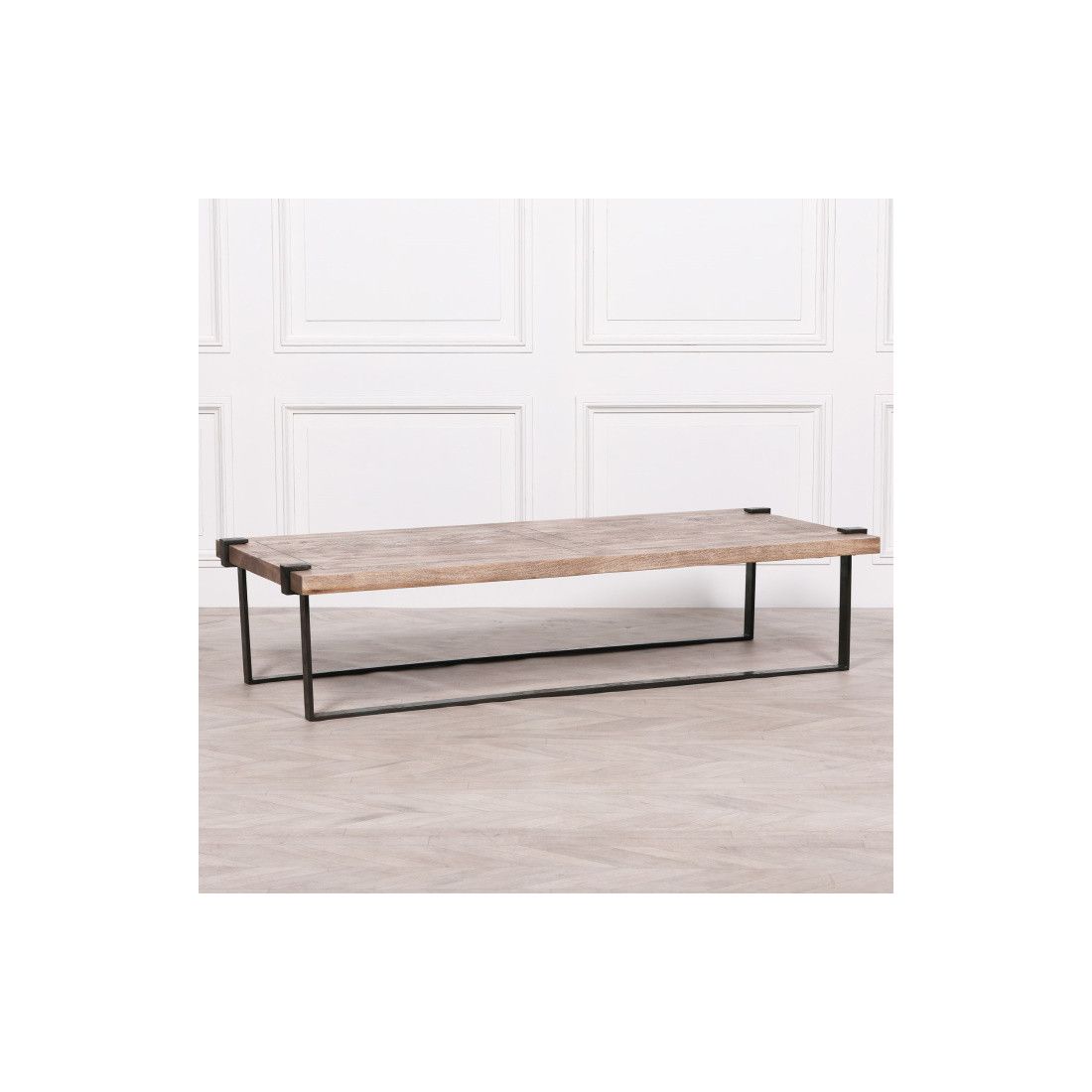 Grande Table Basse En Manguier Et Pieds En Fer Forg